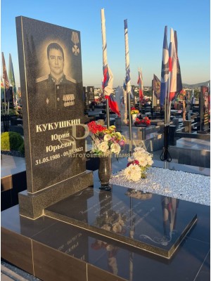 Памятник военному "Прямоугольный стандарт" — ritualum.ru Памятник военному "Прямоугольный стандарт" — ritualum.ru